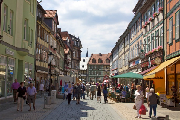 Blick in die Fußgängerzone der Innenstadt von Wernigerode
